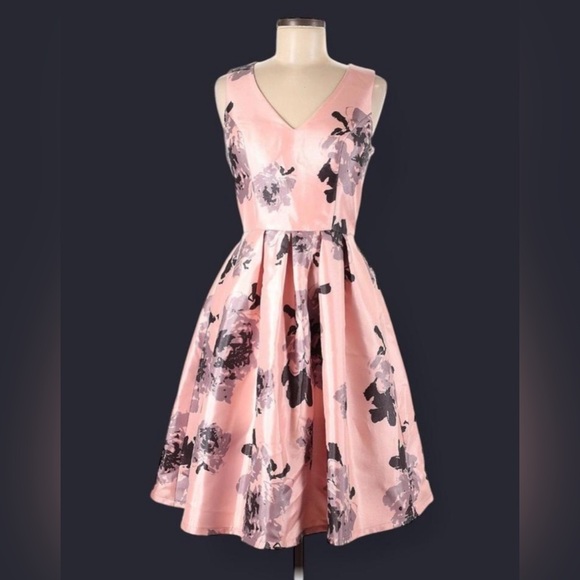 Chi Chi London Dresses & Skirts - 🌸Chi Chi London Floral Pink Party Dress-Size 6 US